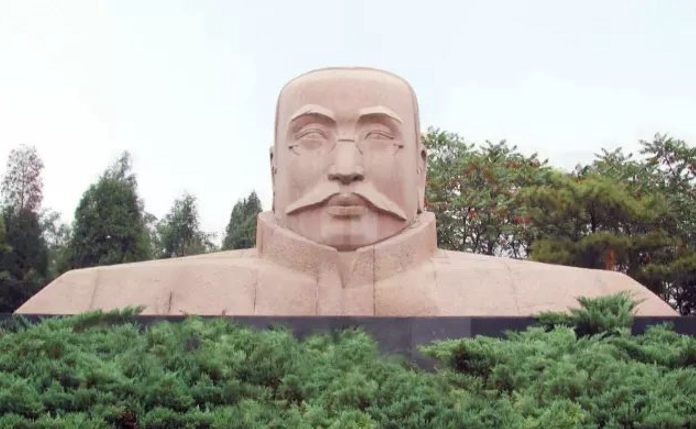 《李大钊纪念像》花岗岩 高400cm_宽750cm 1991年.png