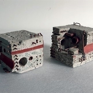 Underground,  clay, wire,  16 × 16 × 16 cm × 2. 1990