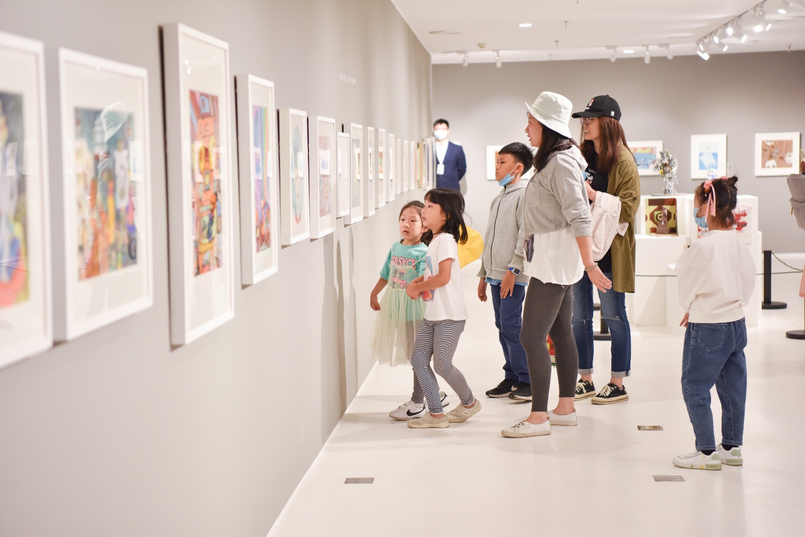 第二届《央美·鲁信全国儿童绘画作品大赛优秀作品展》现场——摄于中央美术学院山东艺术教育中心 03.jpg