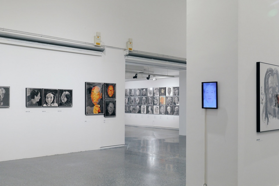 Exhibition View 08.jpg