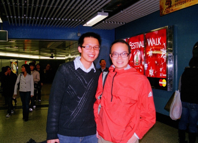 18 Bai Shuangquan and  his friend (left) at the Kowloon Tan MTR station.jpg